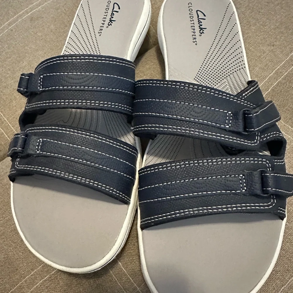 Clarks Cloudsteppers Women's Dark Blue Sandals - Picture 2 of 3